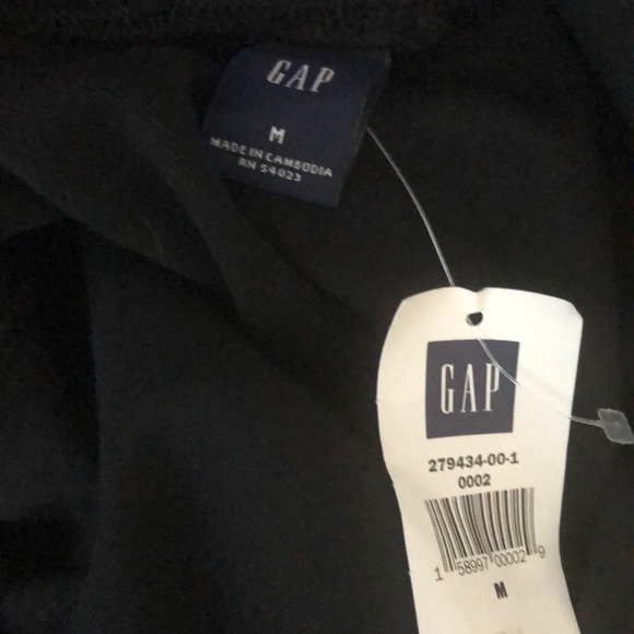 Black gap v shirt - Picture 4 of 4